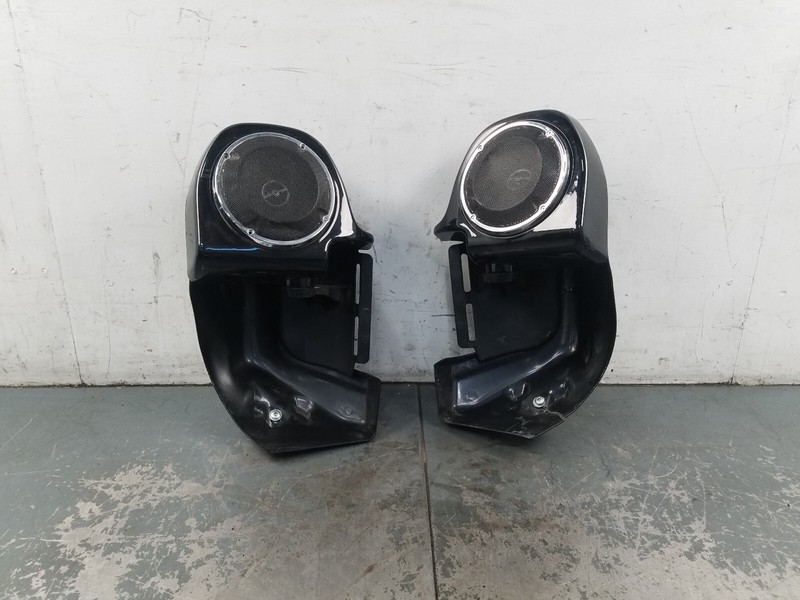 2013 09 Harley Touring Road GlideLower Foot Fairings / Speakers #4367 P6