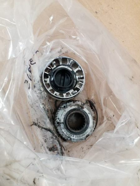 F1501993 Locking Hubs 245930
