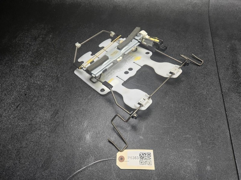 Front Left Seat Back Lumbar w/ Motor 2018 Kia Sportage 88340-D9100 2017 - 2021