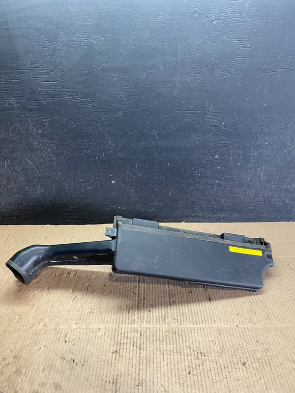 2003 to 2008 Nissan Murano Air Intake Cleaner Duct i3385 DG1 OEM
