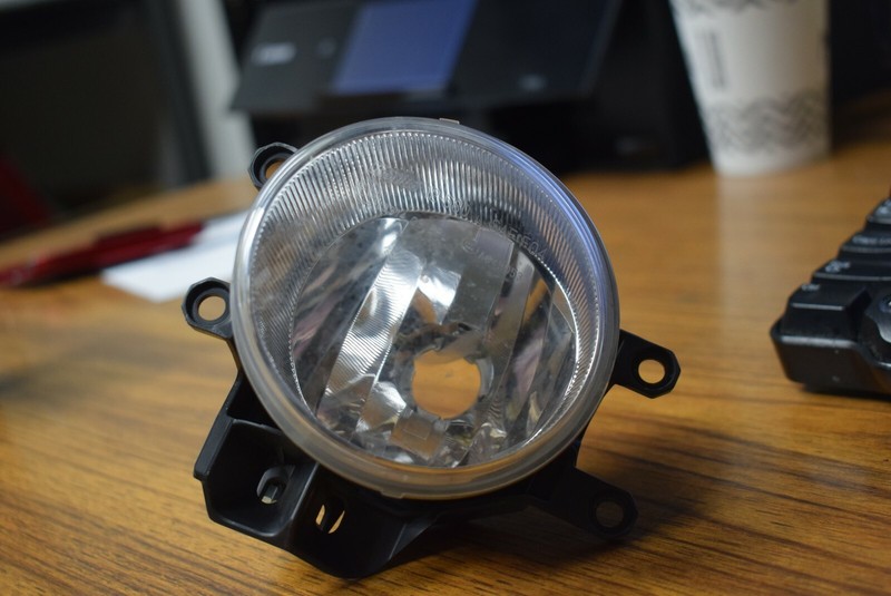 2014-2019 TOYOTA 4RUNNER LEFT SIDE FOG LIGHT FACTORY OEM