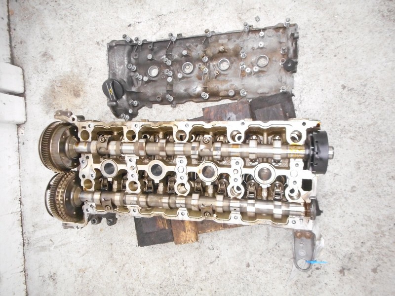 07 08 09 10 11 Mercedes-Benz E550 Right Engine Cylinder Head Valve Cover OEM