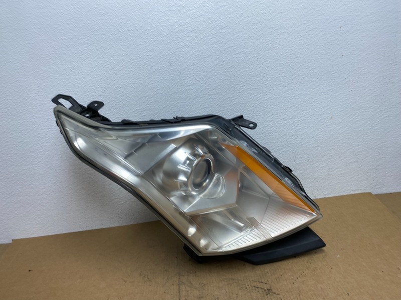 Halogen 2010 to 2016 Cadillac SRX Right Passegner Side Headlight AC3212 DW