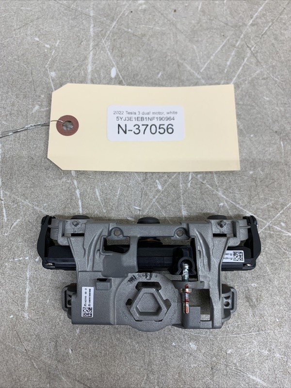 Tesla Model 3 Front Windshield Triple Camera 1143746-00-D 37056 B61