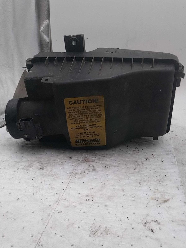 2017 Honda Accord 3.5L Air Cleaner Assembly OEM 172015G0A00 Used 107K Miles