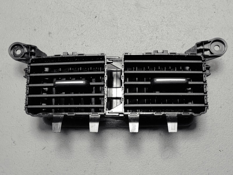 2018-2023 VOLKSWAGEN ATLAS REAR CONSOLE AIR VENT AC GRILLE TRIM OEM