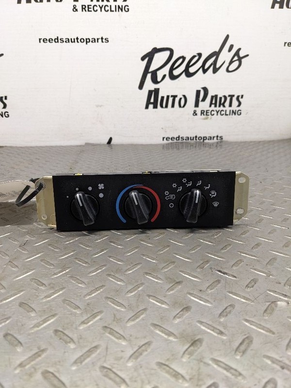 Temperature Control LHD With AC Fits 99-05 WRANGLER 1171338
