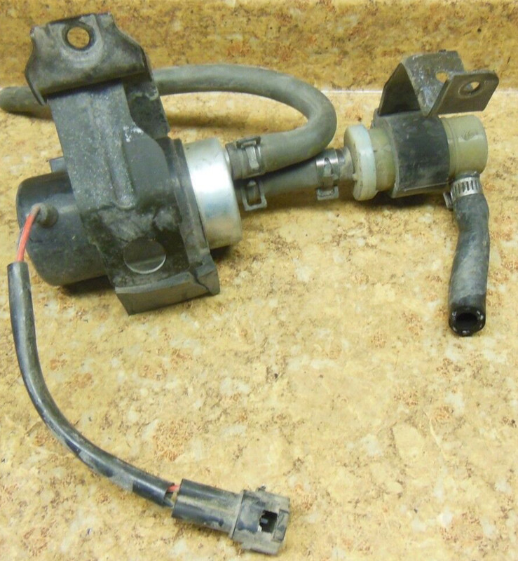 2006 Kawasaki Ninja ZX600 ZX 600 J ZX600J Fuel Gas Pump Petrol Intake ZX-6 06