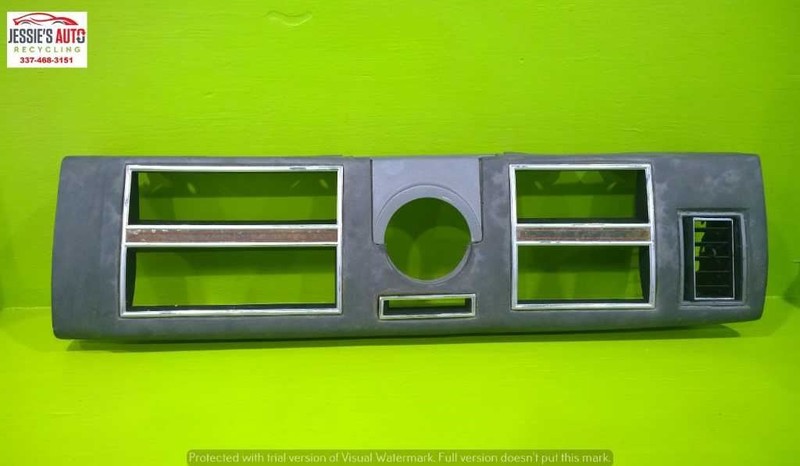 75 76 77 LINCOLN TOWN CAR CONTINENTAL 351M AT DASH TRIM BEZEL OEM 2305-27