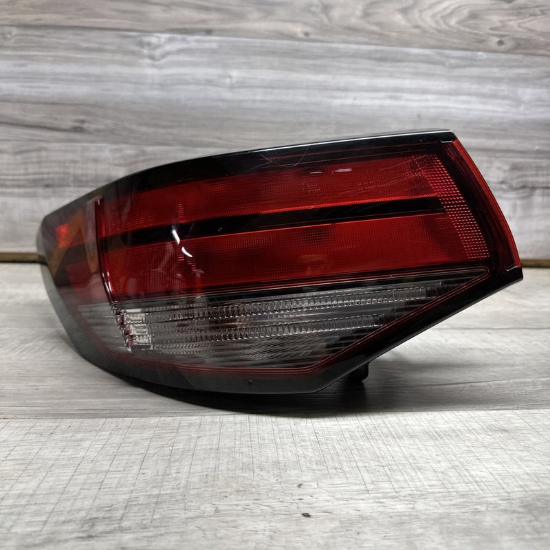 2020 - 2022 Nissan Sentra Tail Light Halogen Left Driver Side LH Outer OEM