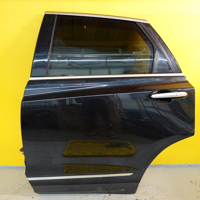 2017-2024 CADILLAC XT5 Lh Rear Side Door Shell Cover Panel Oem