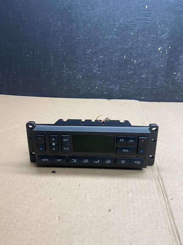 2003 to 2006 Lincoln Town Car OEM Climate Control Panel OEMae4338 DG