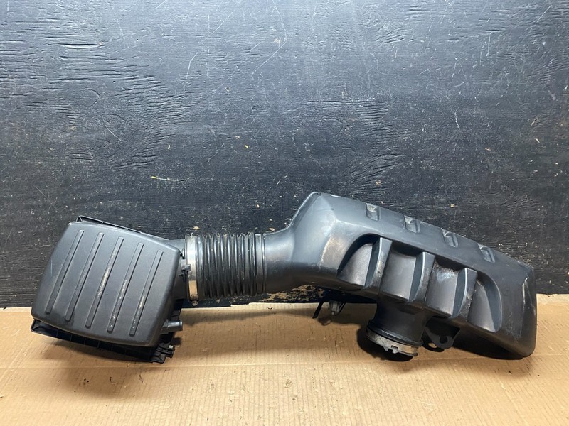 2011-2022 Jeep Grand Cherokee 5.7L V8 Air Cleaner Hose Tube OEM Y1852 DG