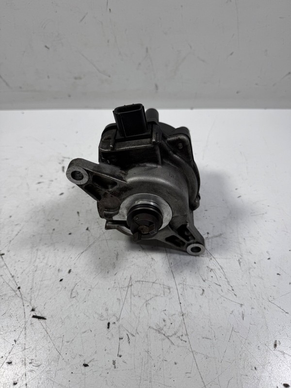 88-89 Honda Accord A/T Distributor Assembly Hitachi D6P96-01 30100-P8A-A01 OEM