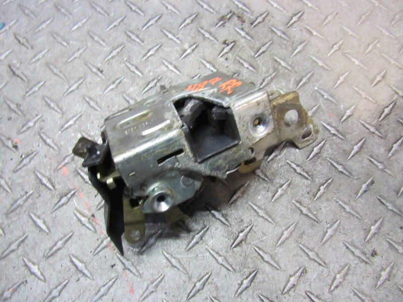 1989 BMW 525I RIGHT PASSENGER REAR DOOR LATCH LOCK ACTUATOR 2.5L 6CYL