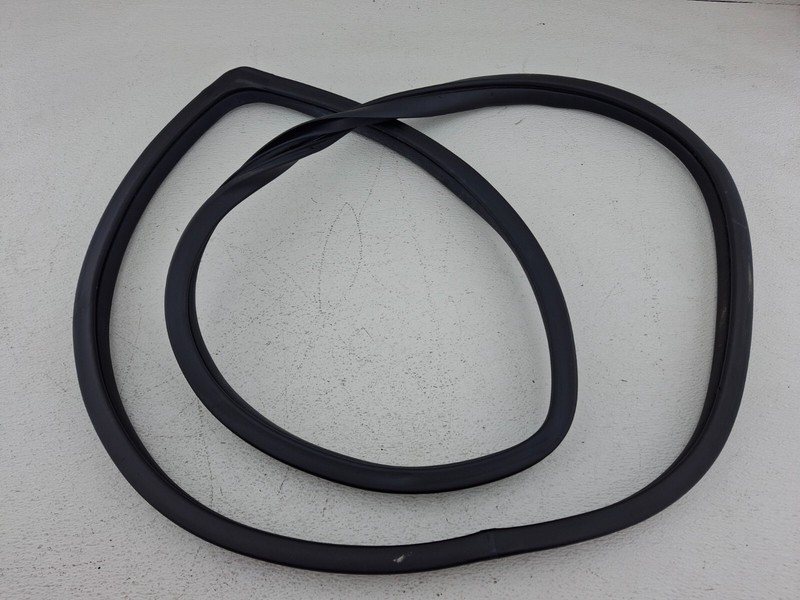 2014-2019 KIA SOUL REAR LEFT Door Weather-strip OEM