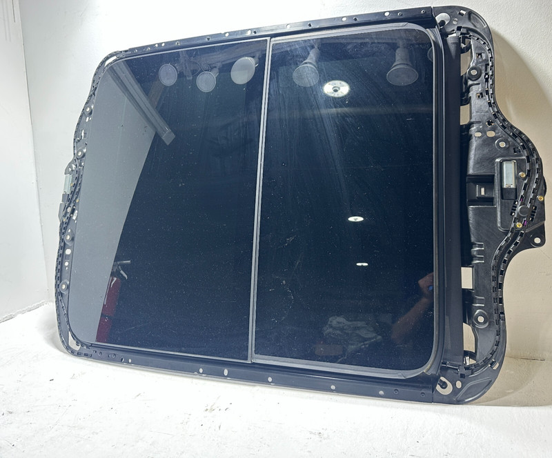 2015-2018 AUDI Q3 PANORAMIC SUNROOF SUN ROOF WINDOW GLASS & MOTORS & SHADE OEM
