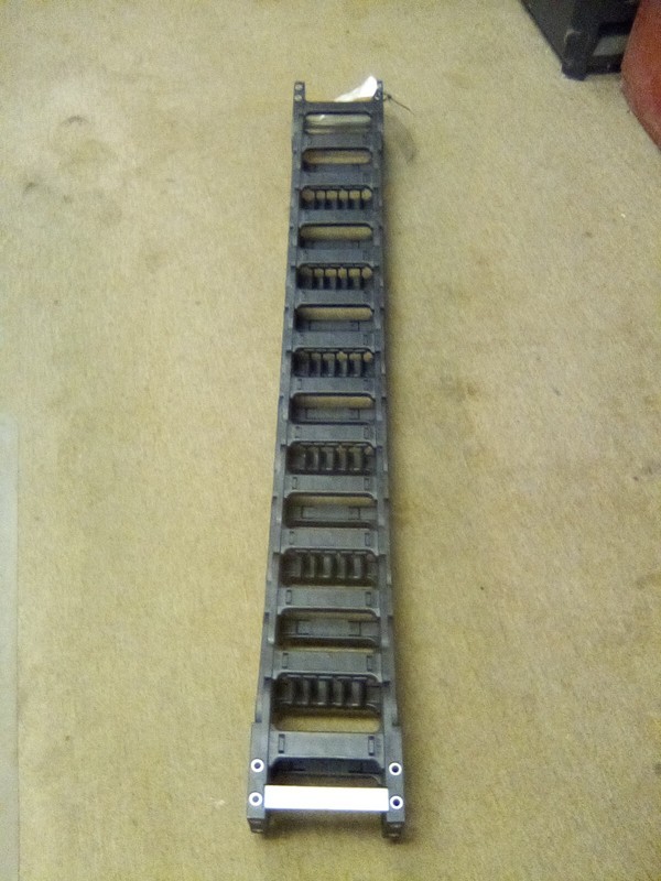 Igus 400.02.175, 400.01 Energy Chain Cable Carrier 52"L X 3-1/4"W 6 Links