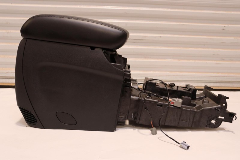 2014-2017 JEEP GRAND CHEROKEE FLOOR CENTER CONSOLE COMPARTMENT ARMREST OEM