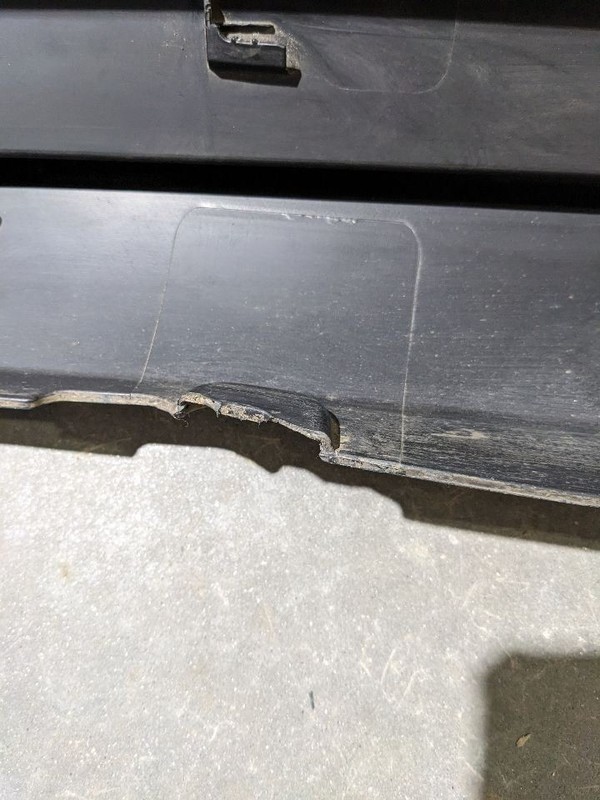 15-20 JEEP Renegade Passenger Right Side Rocker Panel Skirt Molding 1169226