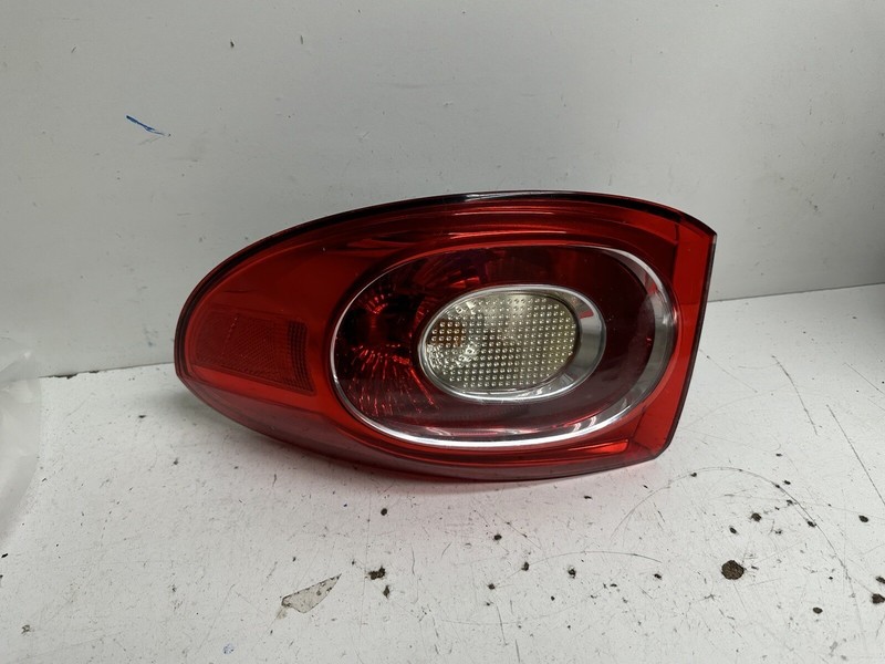 2009-2011 VW Tiguan Right Passenger Outer Tail Light Lamp Taillight Taillamp Oem