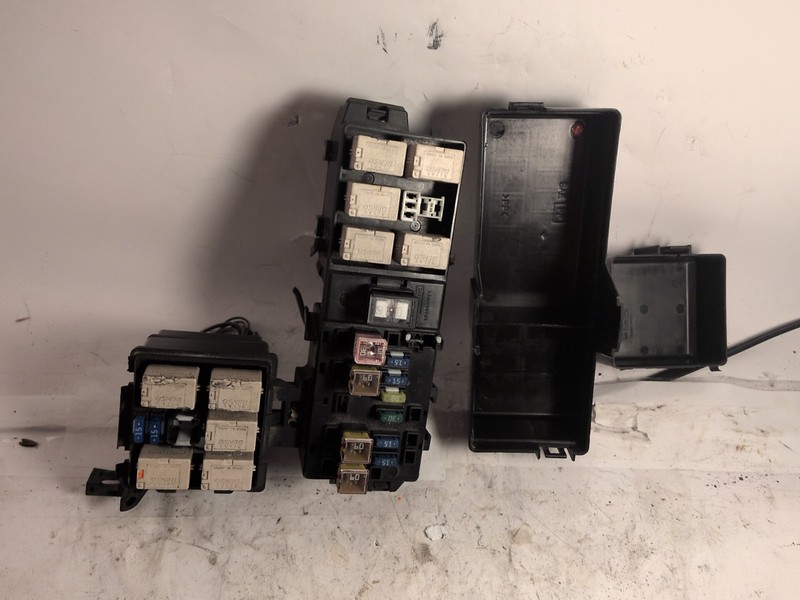 2002 2003 2004 2005 Suzuki Aerio Fuse Box Engine Compartment Fits OEM