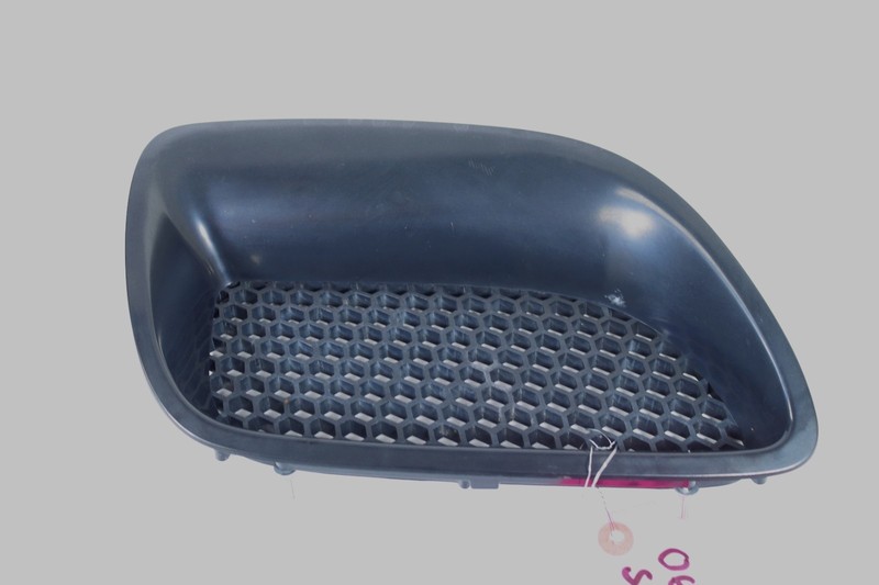 2004-2006 Pontiac GTO SAP Special Appearance Package 88963793 RH Grille OEM 2C14