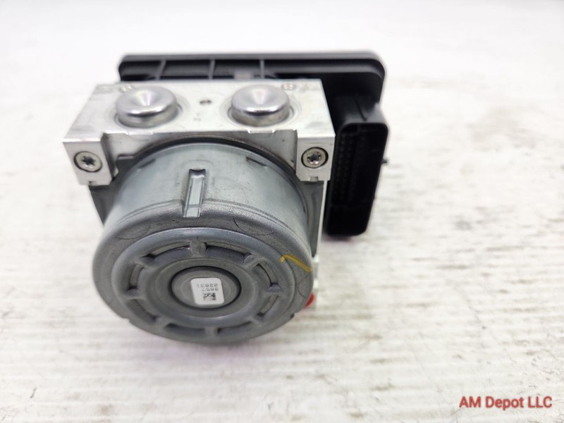 2014 BMW 3-Series 328i 335i 330i 340i F30 F31 ABS Pump Hydraulic Module 6891615