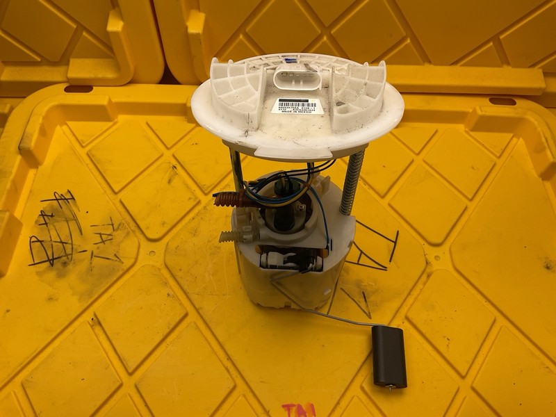 2011-2014 Chrysler 300 3.6L Fuel Pump Assembly 68053475AA