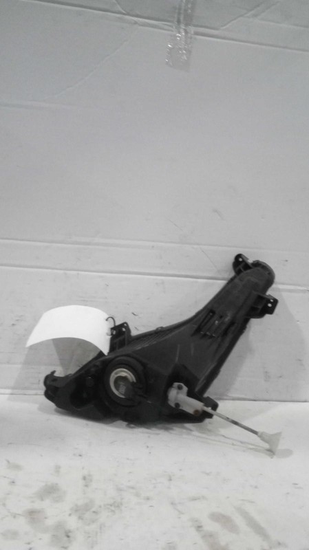 2016 Hyundai Elantra Left Fog Light Assembly - Silver - Used - 97k Miles