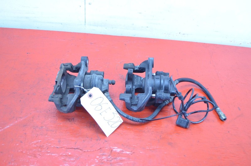 03-09 MERCEDES-BENZ W211 E320 REAR LEFT / RIGHT BRAKE CALIPER SET OEM
