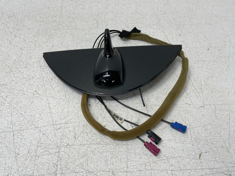 12 13 14 Mercedes C250 C350 Coupe Shark Fin Roof Antenna Cover Module 1395 OEM