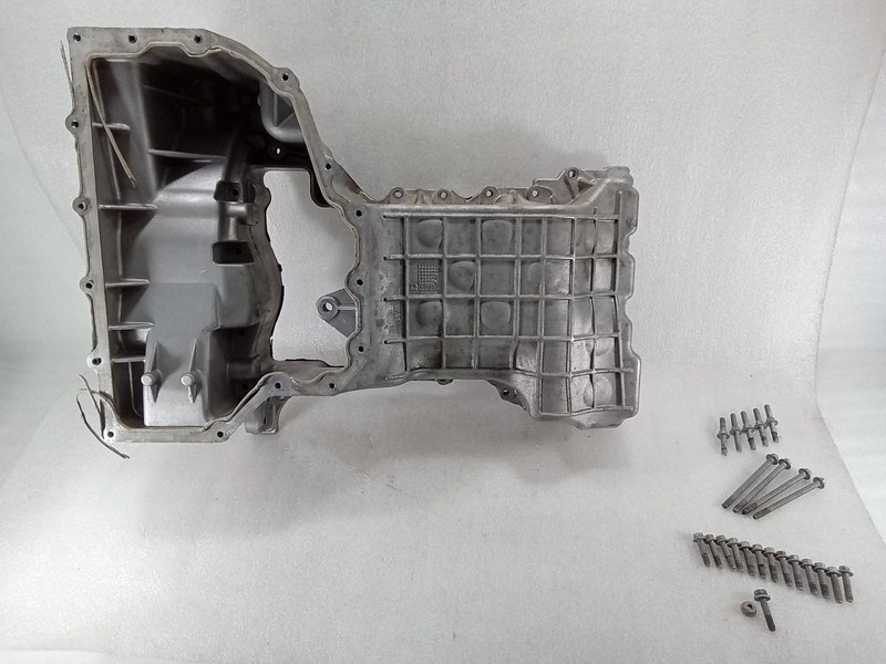 2014-2018 Dodge Ram 1500 3.0L EcoDiesel IC 1047 Upper Oil Pan w/ Bolts 68229372A