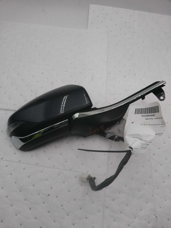 Used Right Door Mirror fits: 2020 Subaru Legacy power painted cap turn signal w/