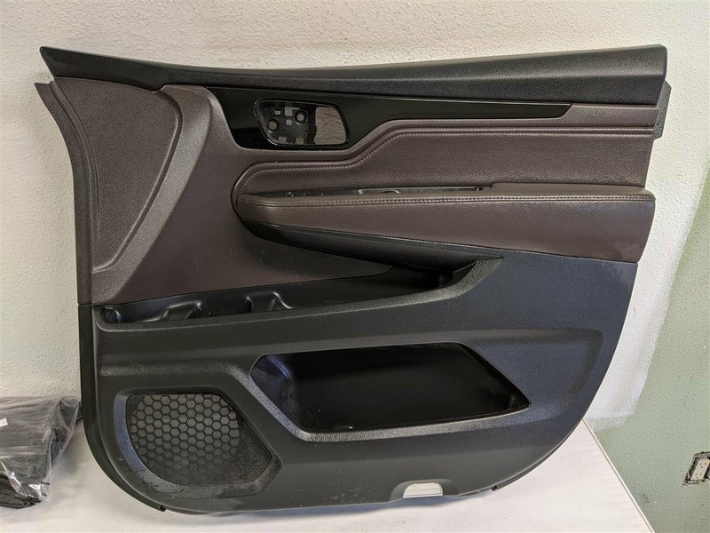 18 19 Honda Odyssey Front Passenger Door Panel Trim 83501-Thr-A41zc Mocha Gray