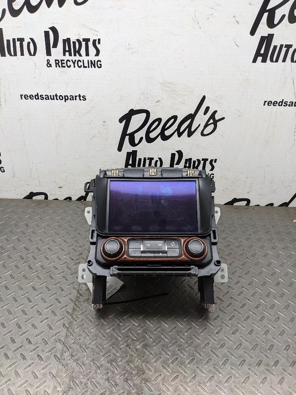 Audio Equipment Radio Control Panel Opt TG5 Fits 15 SUBURBAN 1500 1158081