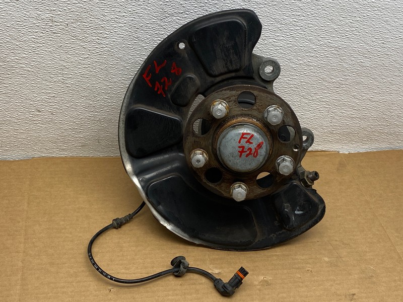 10-13 MERCEDES E350 FRONT LEFT DRIVER SIDE SPINDLE KNUCKLE WHEEL HUB OEM LOT728