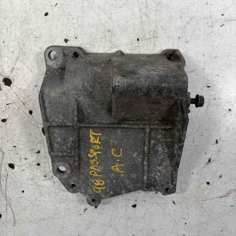 98-02 Honda Passport A/C Compressor Bracket 8-97130-360-1 OEM