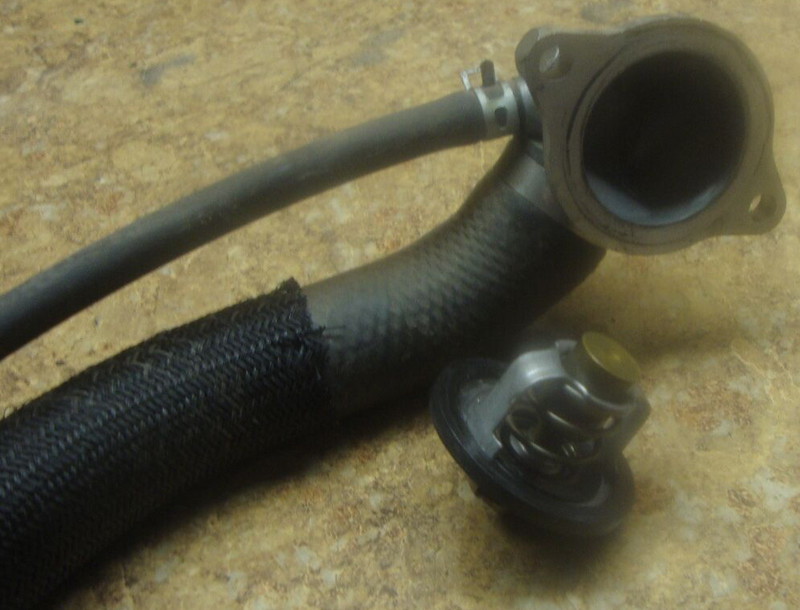 2003 Suzuki GSX-R600 GSXR6 GSXR600 Engine Thermostat Housing Cover Coolant Temp