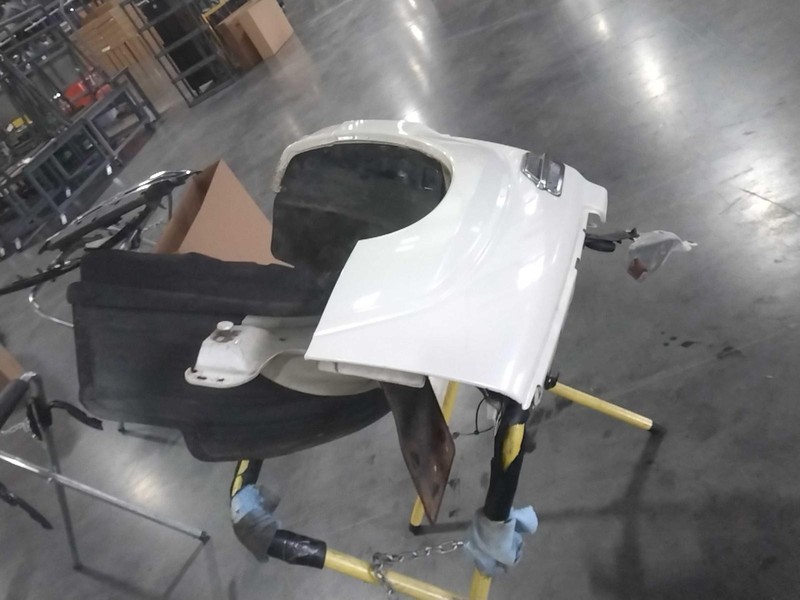 2005 Cadillac Escalade EXT Right Fender White OEM Used 413813 201K Miles