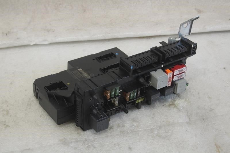 2012 2013 2014 2015 MERCEDES C250 C204 TRUNK FUSE BOX SAM MODULE 2049060305