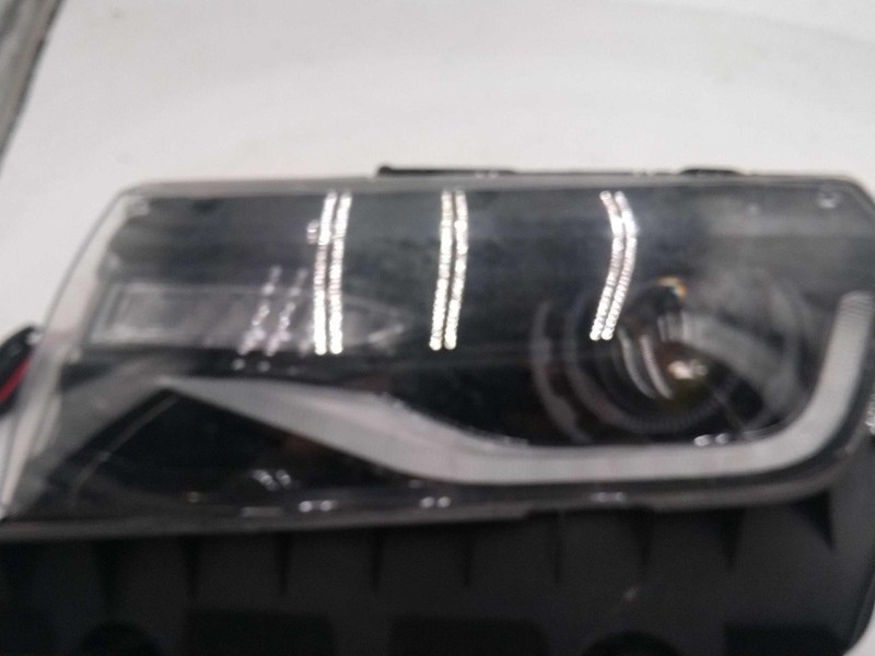 2012 Chevrolet Camaro Left Headlight Assembly Black OEM 609577, 102K Miles