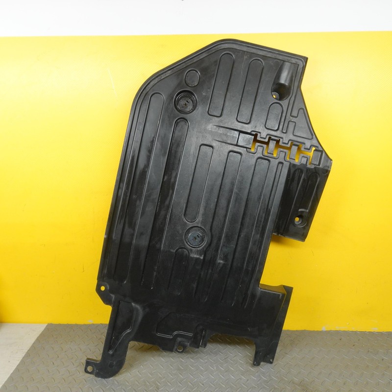 2016-2025 VOLVO XC90 RIGHT UNDER BODY SPLASH SHIELD GUARD COVER OEM 31353843