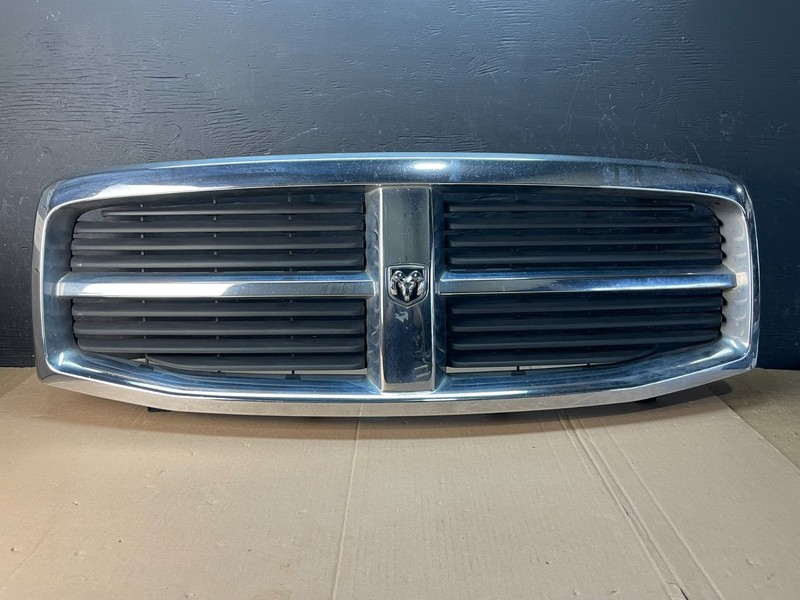 2004 to 2006 Dodge Durango Front Upper Chrome Grill Grille Oem AD8355 DG