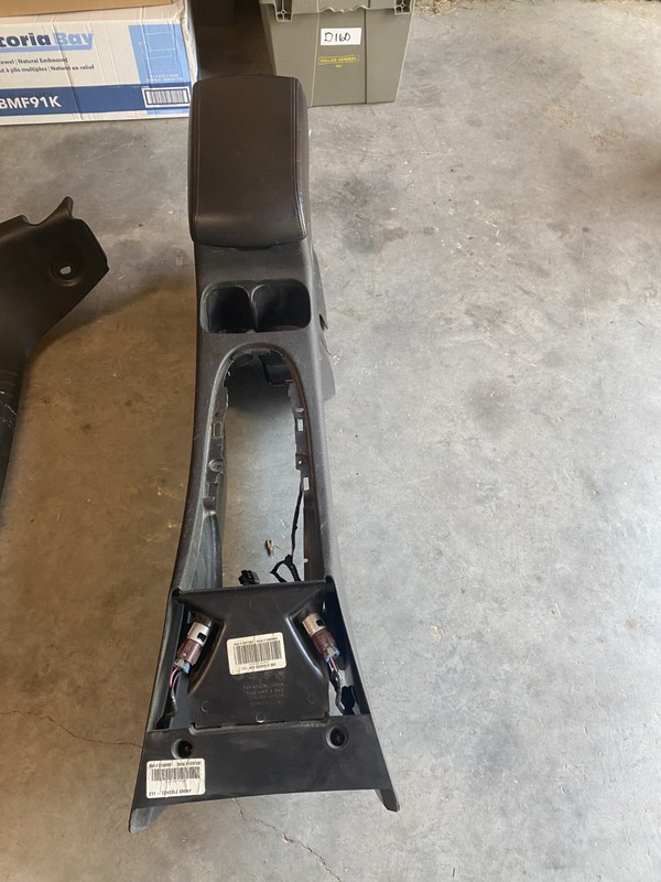 2008 Chevy Impala Console Oem