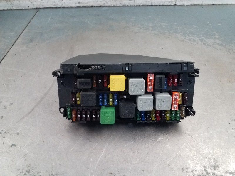 2014 Mercedes AMG E 63 S Sam Relay Fuse Box #7111 VV4