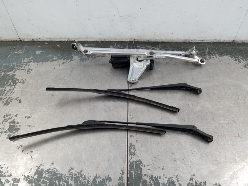 2006 Porsche Cayman S 987 Windshield Wiper Motor / Arms #3317 P1