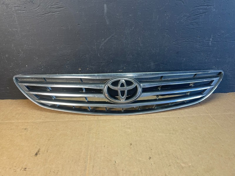 2005 to 2006 Toyota Camry Front Upper Grill Grille Oem ac5091DG