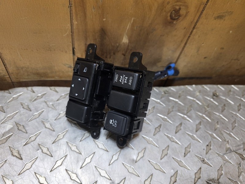 2011-2017 Nissan Juke Mirror/AWD/Traction Switch Control Panel