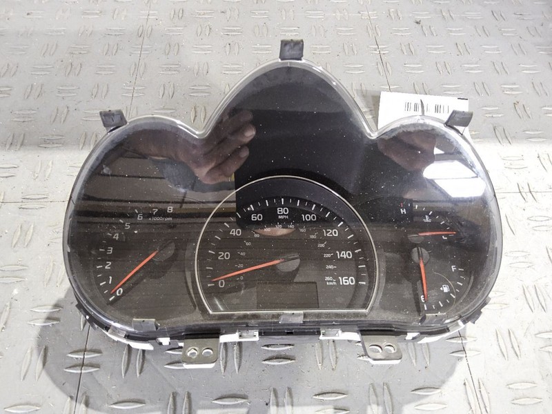 2014-2015 Kia Sorento Speedometer Instrument Cluster 2.4L MPH US Market w/o LCD